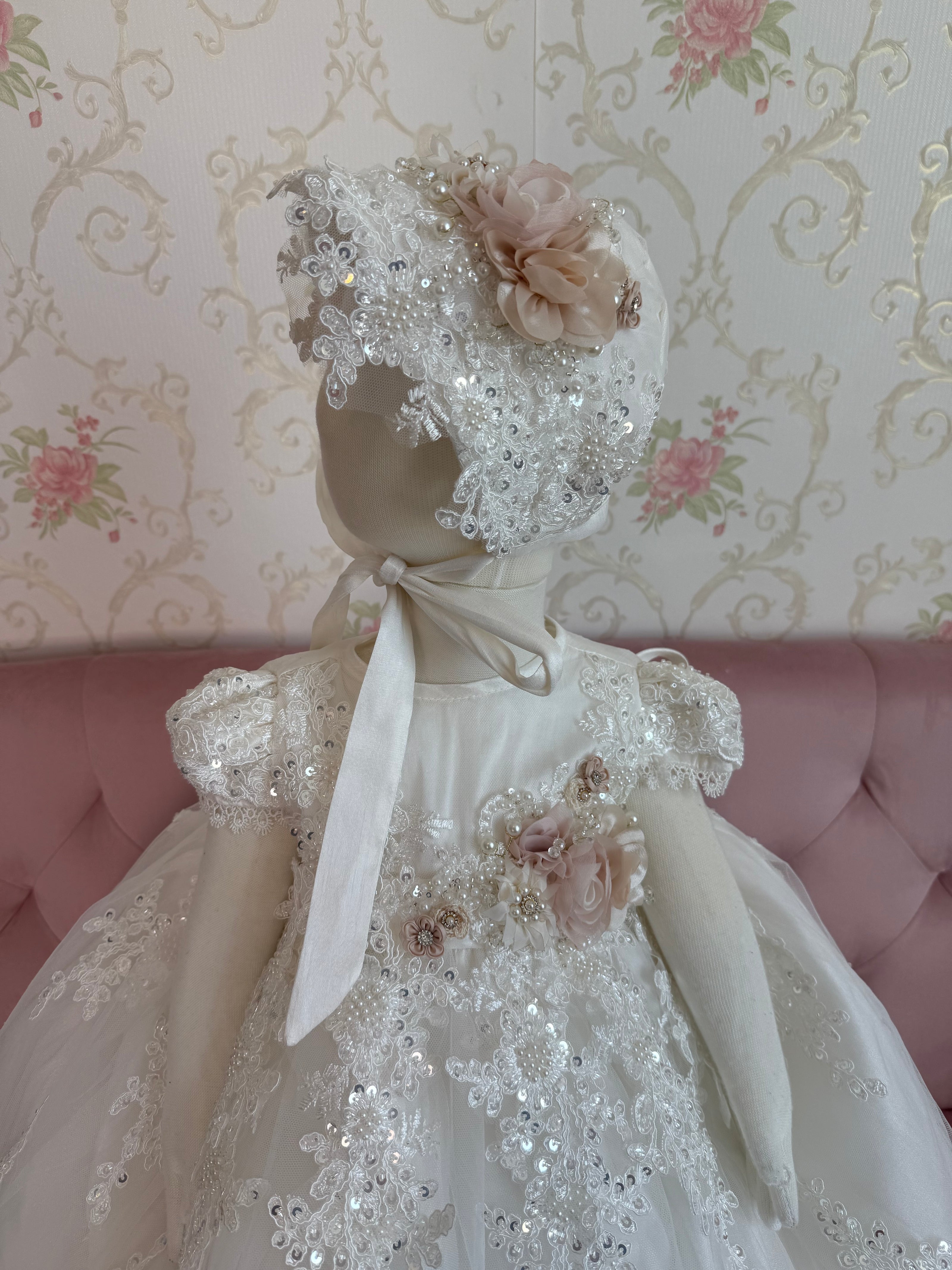 Olivia (Ropón / Christening Gown)