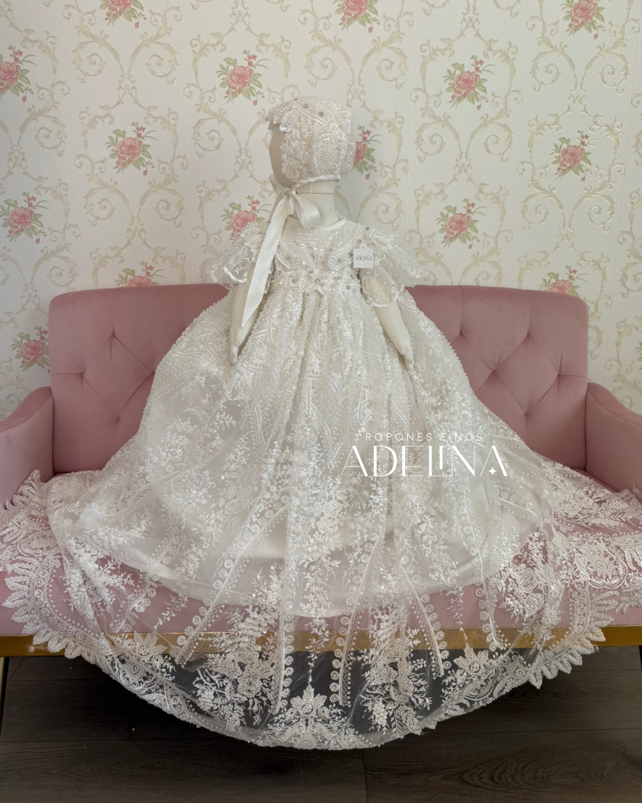 Nefertari (Ropón / Christening Gown)