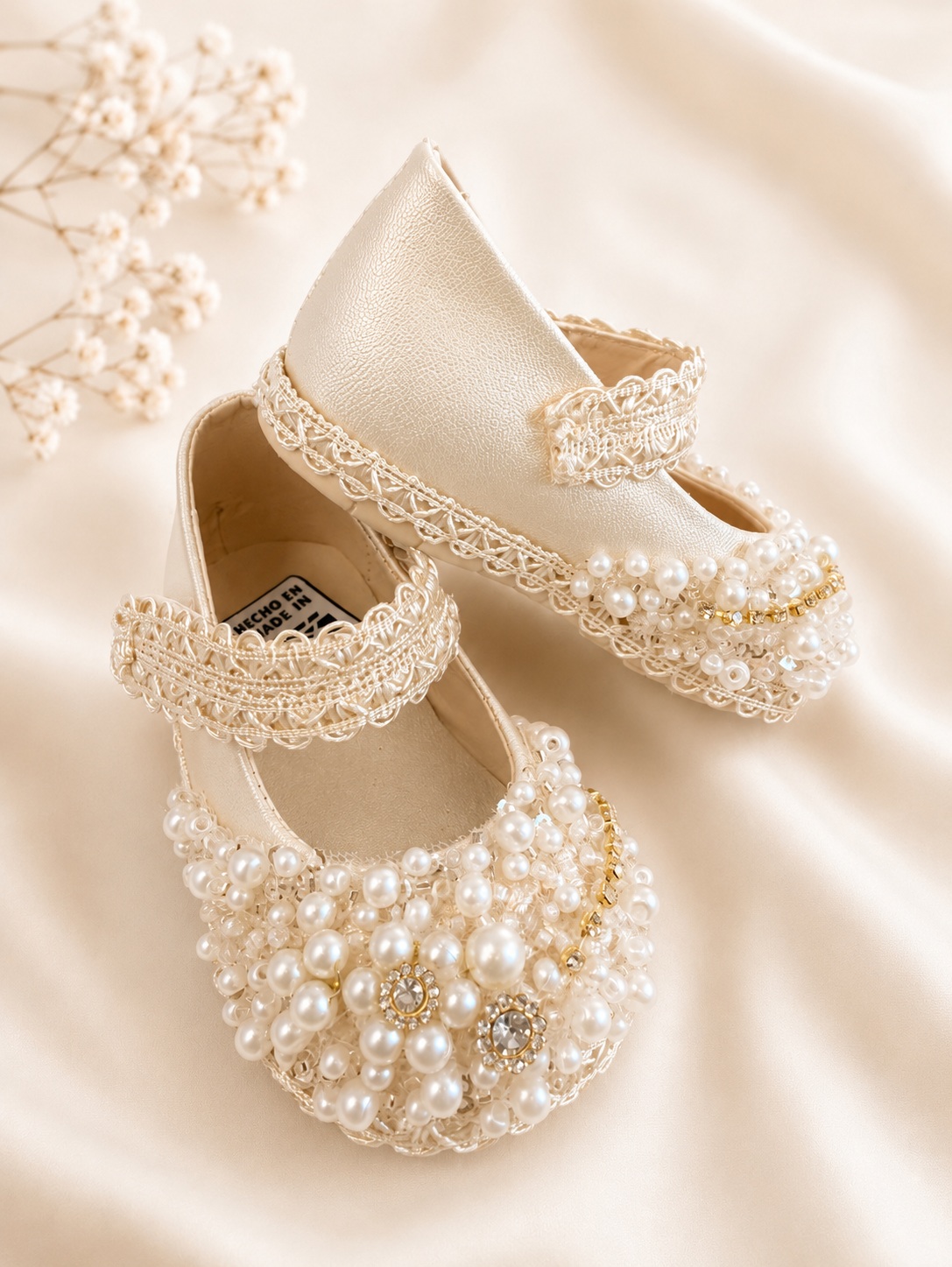 05 Pearl Girl’s Shoes with Soles/ Zapatos de Perlas Para Niña Con Suela