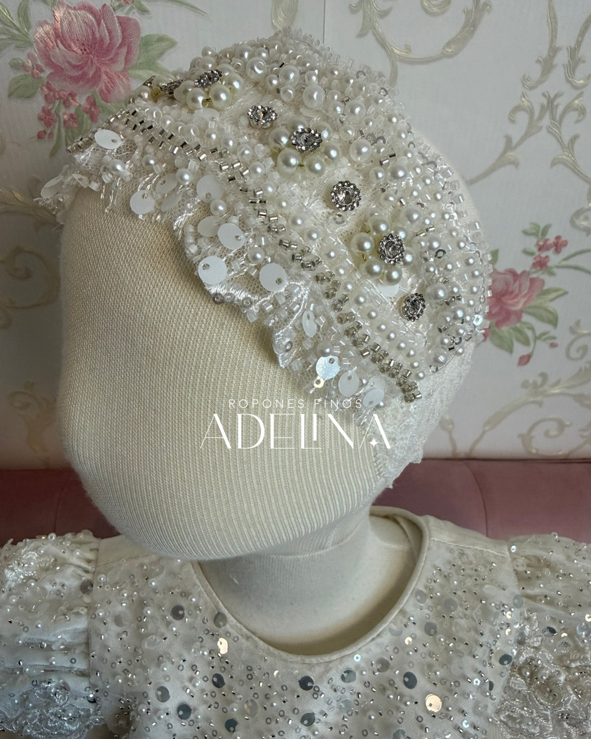 Angelique-Short Sleeve Pearl (Ropón/Christening Gown)